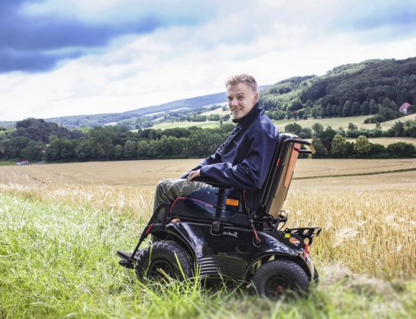 Multi terrain power wheelchair Optimus 2 Meyra