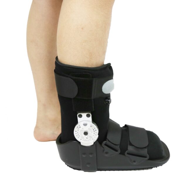 Short pneumatic foot and shin brace Qmed