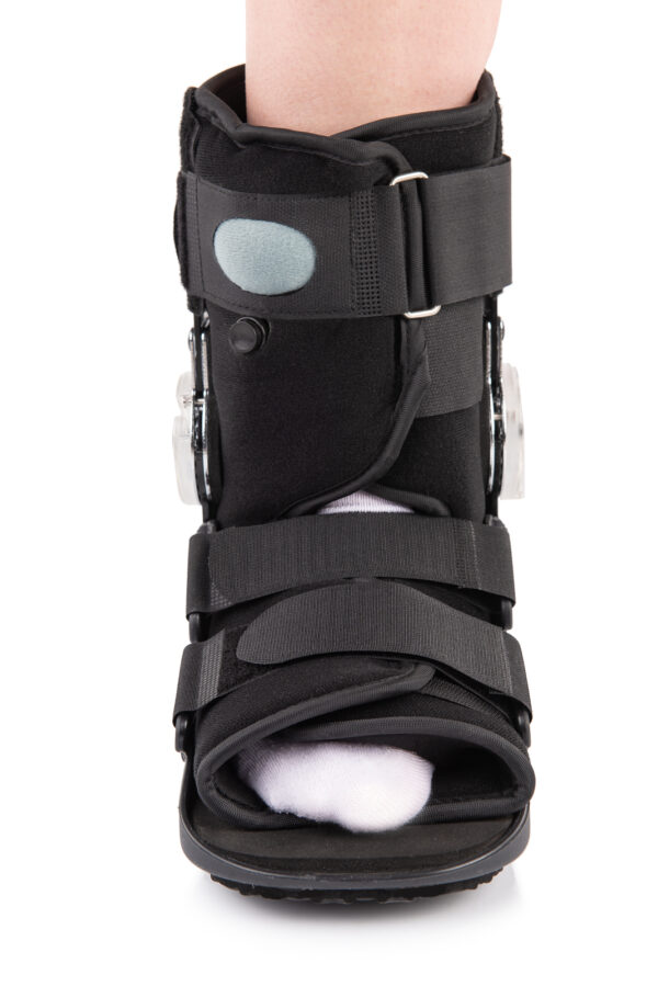 Short pneumatic foot and shin brace Qmed